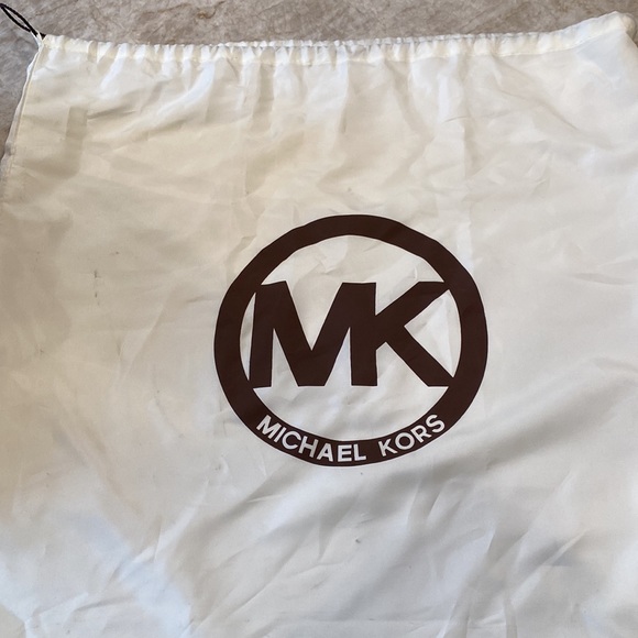 🔴FREE SHIPPING EUC Michael Kors Saffiano large Tote Bag - Picture 12 of 12